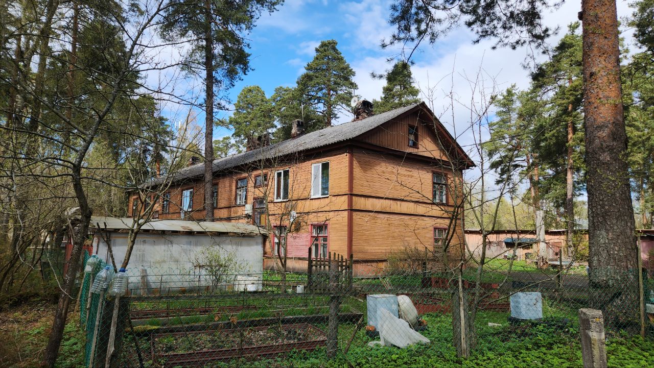 Ломоносовский район, прочие н. п., Лебяжье, Путейная улица, 17