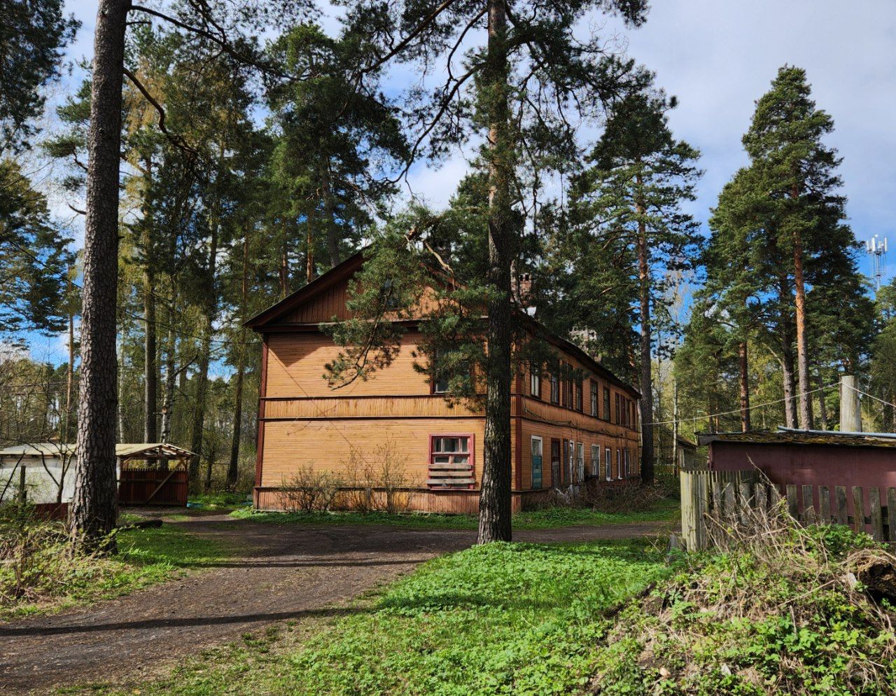 Ломоносовский район, прочие н. п., Лебяжье, Путейная улица, 17