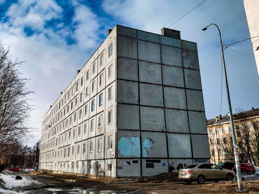 Murmansk, Улица Адмирала флота Лобова, 47а