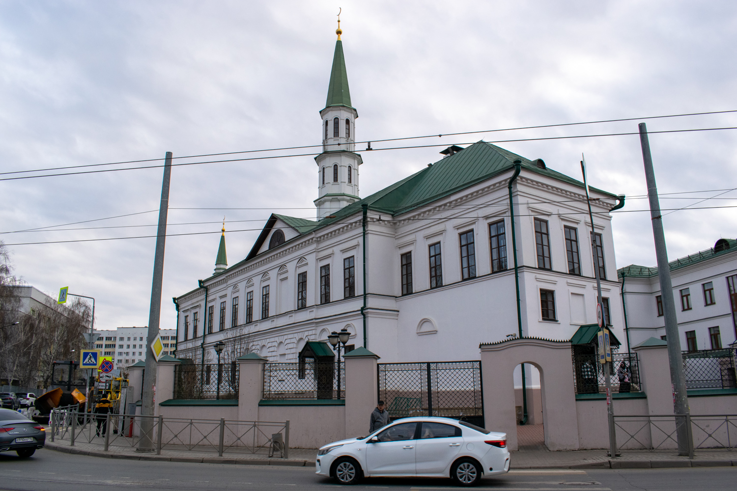 Казань, Улица Габдуллы Тукая, 40 / Улица Парижской Коммуны, 22