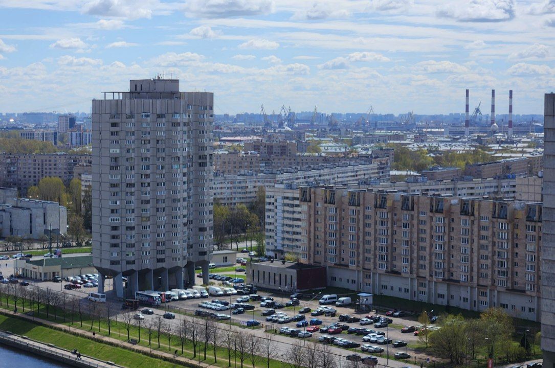 Санкт-Пецярбург, Наличная улица, 36 корп. 3 лит. Б; Новосмоленская набережная, 2