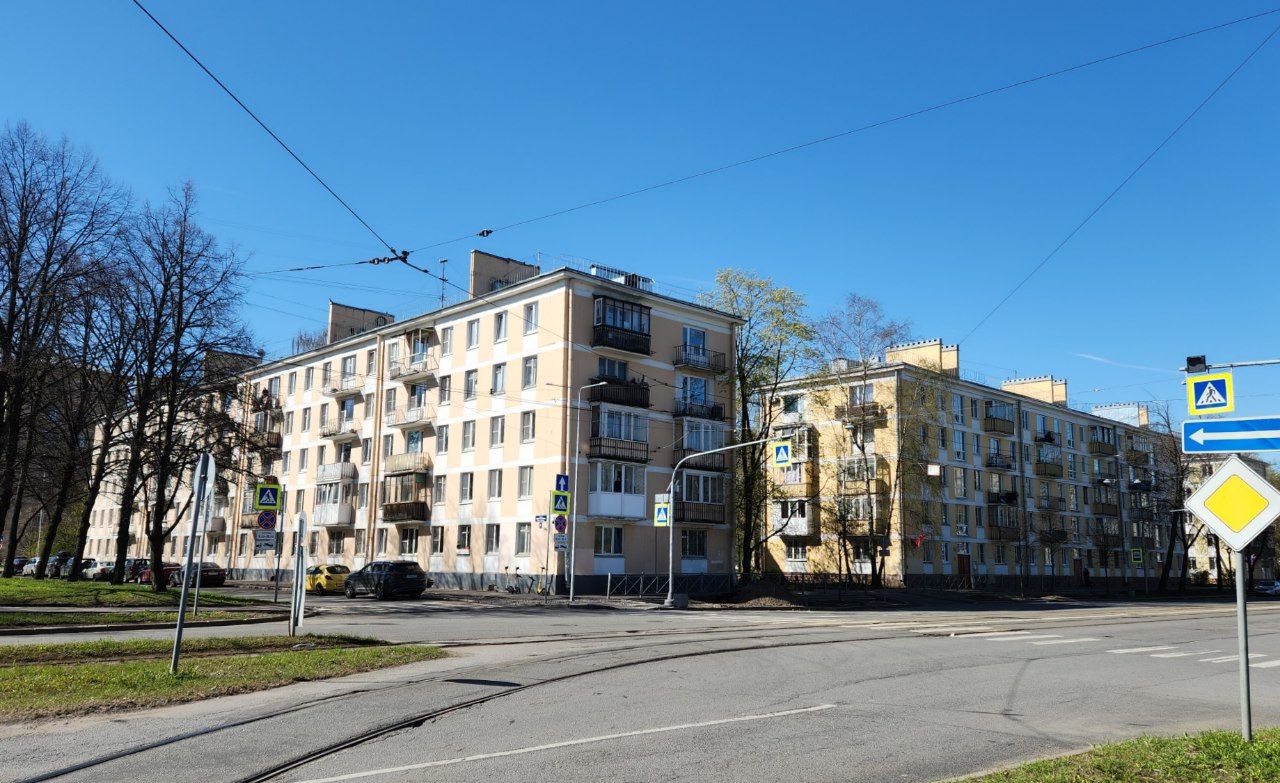 Санкт-Петербург, Проспект Юрия Гагарина, 31; Авиационная улица, 44
