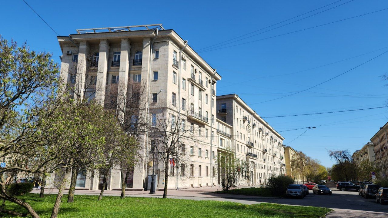 Санкт-Петербург, Московский проспект, 194; Улица Победы, 16