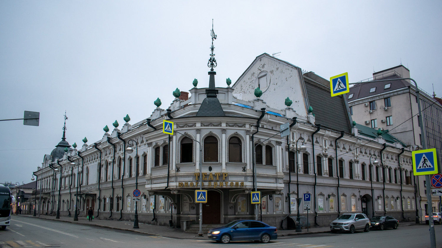 Казань, Улица Островского, 10 / Улица Кави Наджми, 4