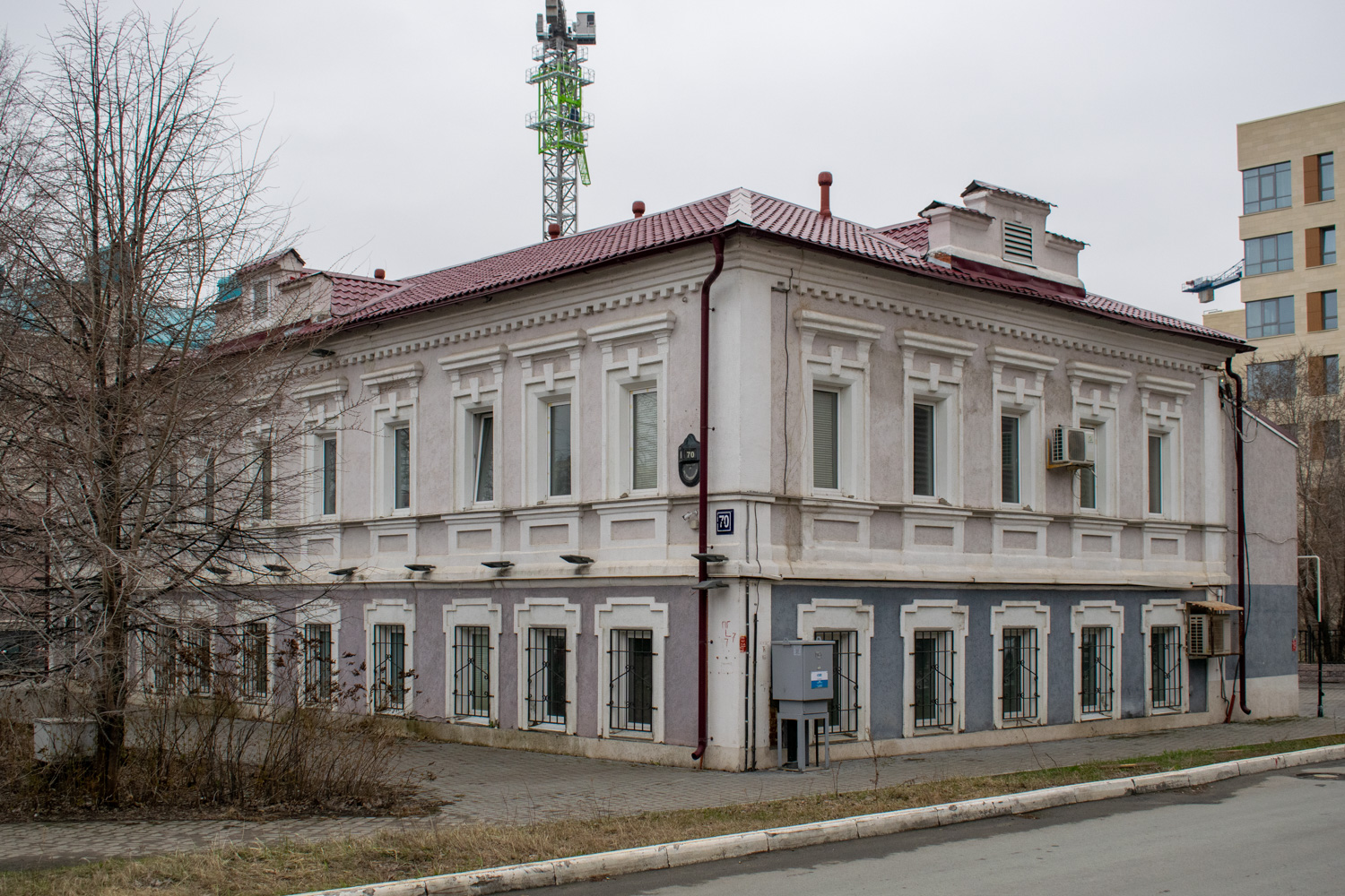 Kazań, Петербургская улица, 70 / Суконная улица, 8