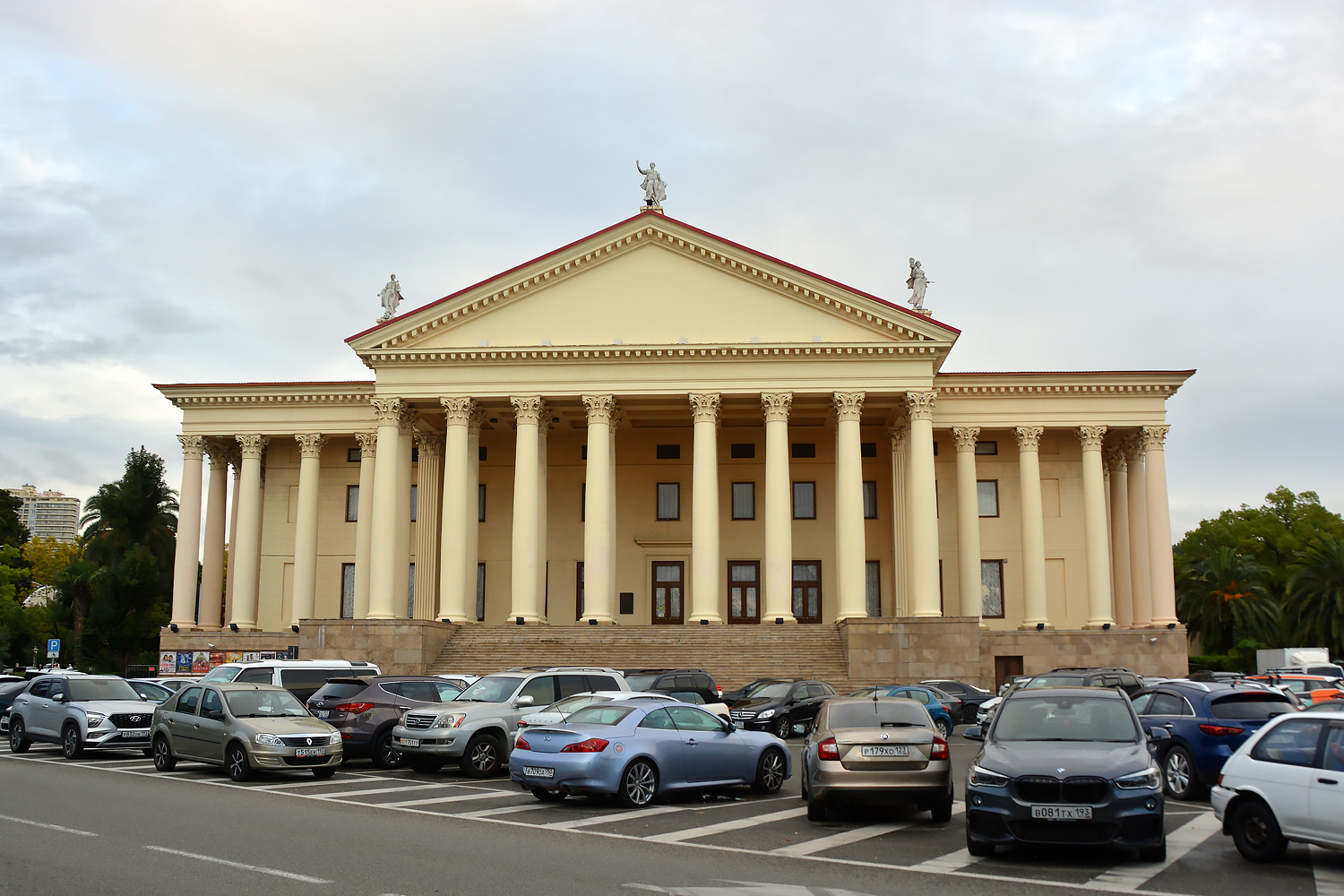 Сочи, Театральная улица, 2