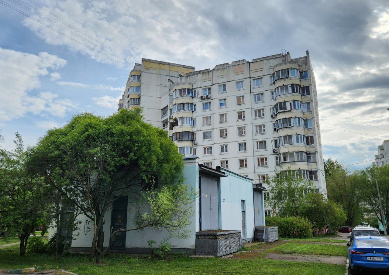 Москва, Южнобутовская улица, 72 стр. А; Южнобутовская улица, 76