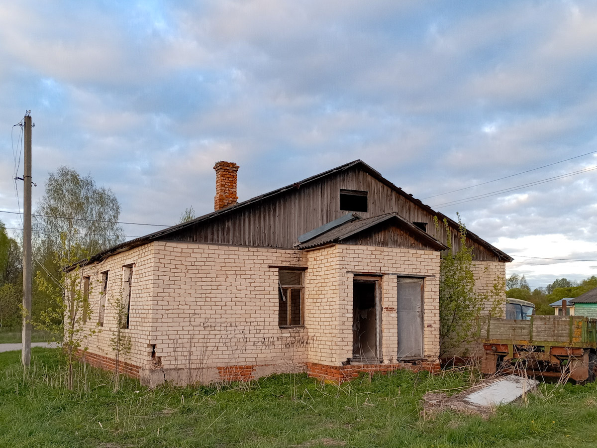 Дзержинский район, прочие н. п., дер. Барсуки, Школьная улица, 4