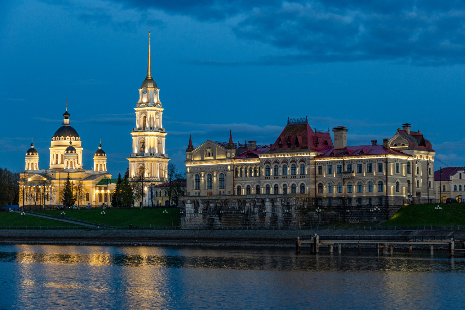 Рыбинск, Крестовая улица, 2; Крестовая улица, 2; Волжская набережная, 2