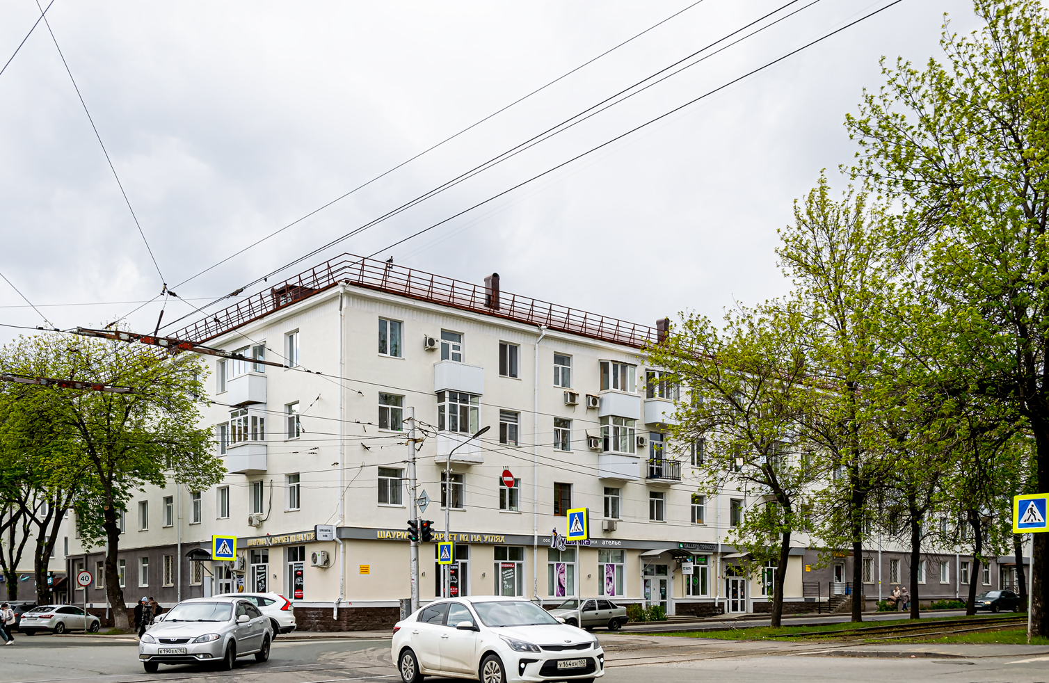 Уфа, Улица Космонавтов, 7 / Улица Матвея Пинского, 14