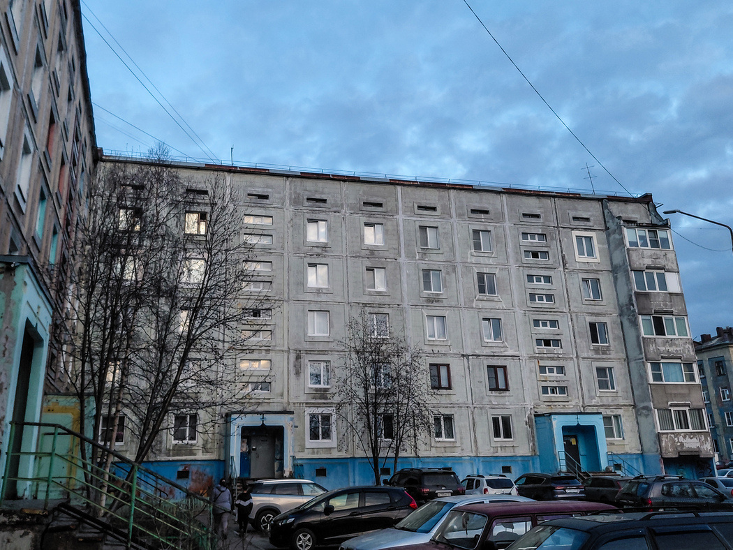 Мурманск, Улица Ушакова, 4