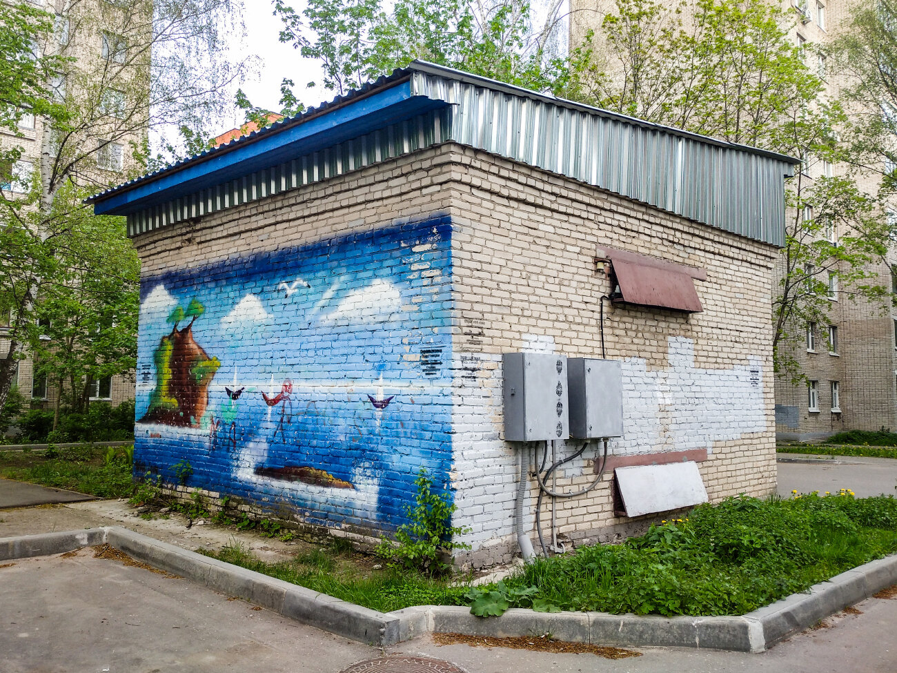 Черноголовка, Школьный бульвар, *. Монументальное искусство (мозаики, росписи, барельефы, сграфито)