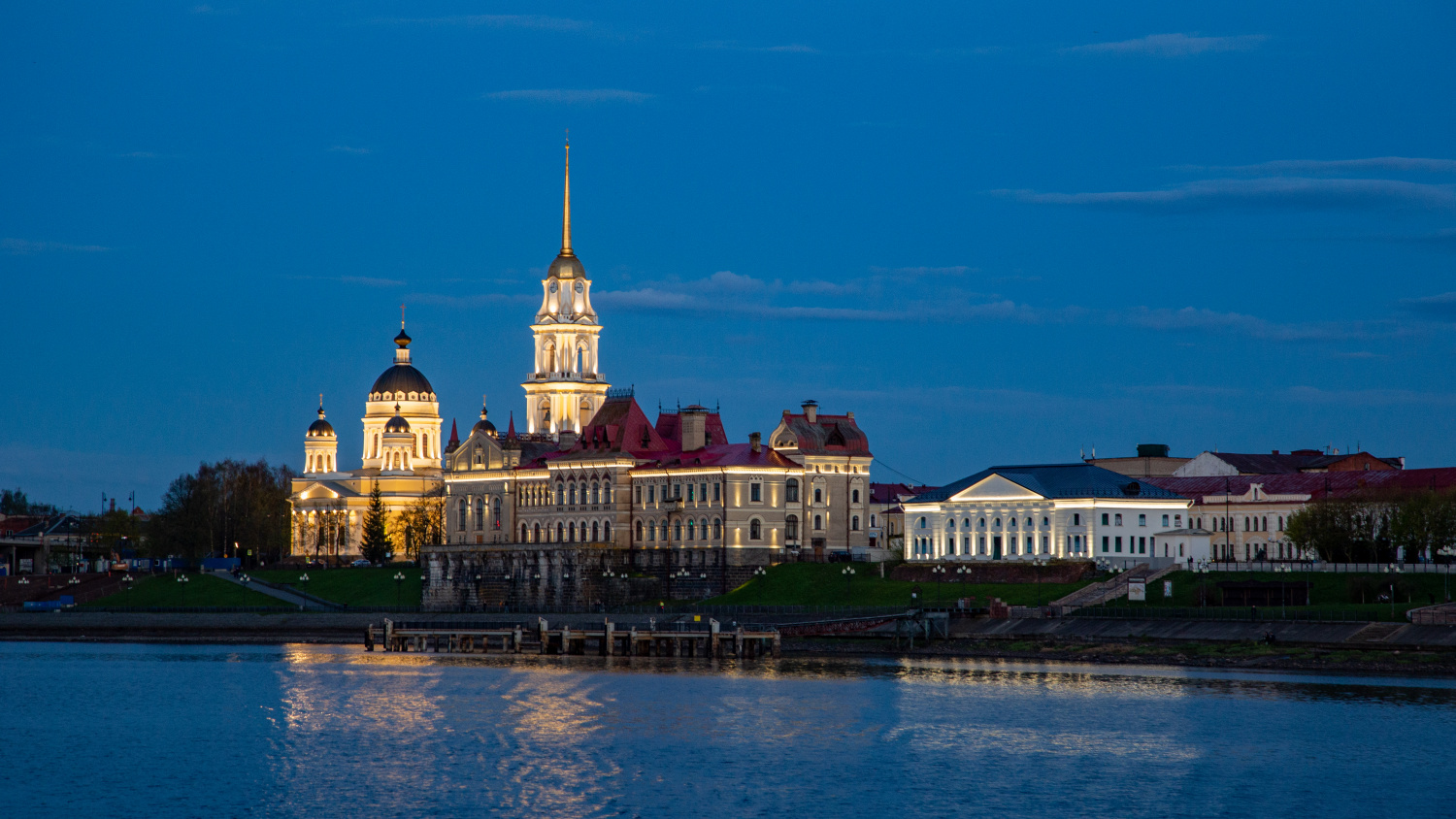 Рыбинск, Крестовая улица, 2; Крестовая улица, 2; Волжская набережная, 2; Волжская набережная, 4