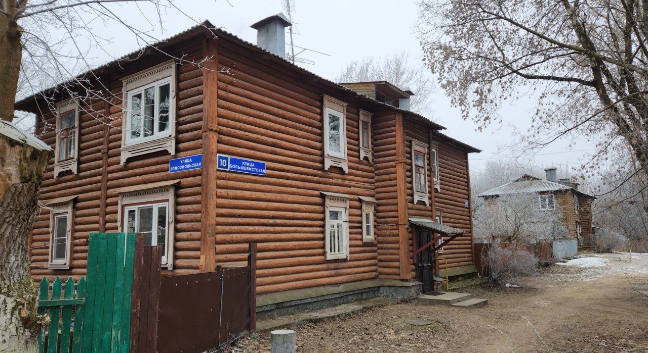 Дмитров, Большевистская улица, 10; Большевистская улица, 8