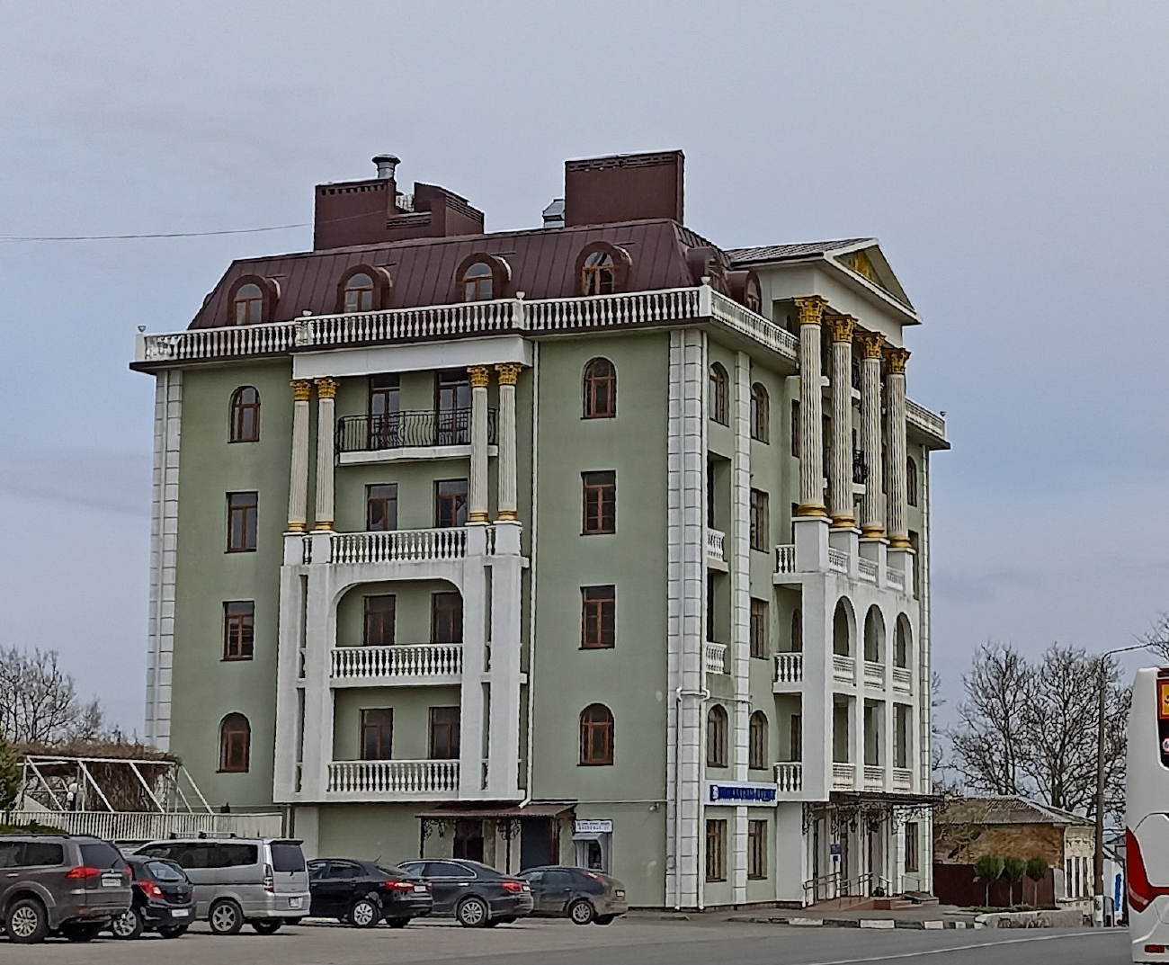 Азов, Петровская площадь, 12