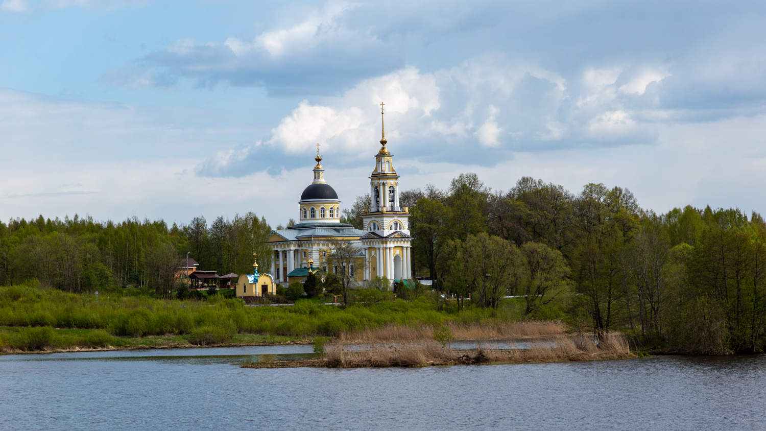 Кимрский район, прочие н.п., д. Белое, Никольская церковь