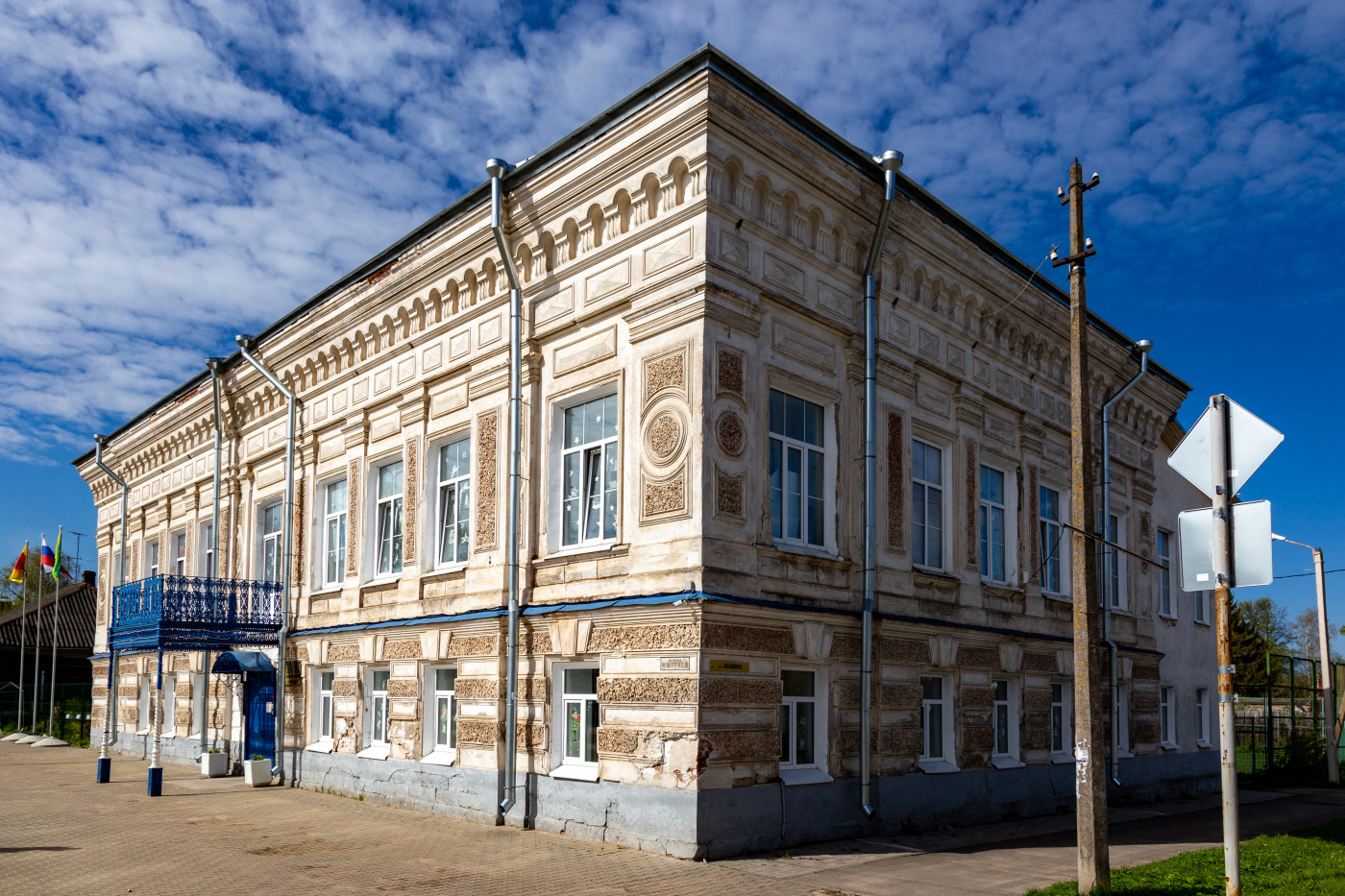 Калязин, Московская улица, 12 / Большая Тверская улица, 15