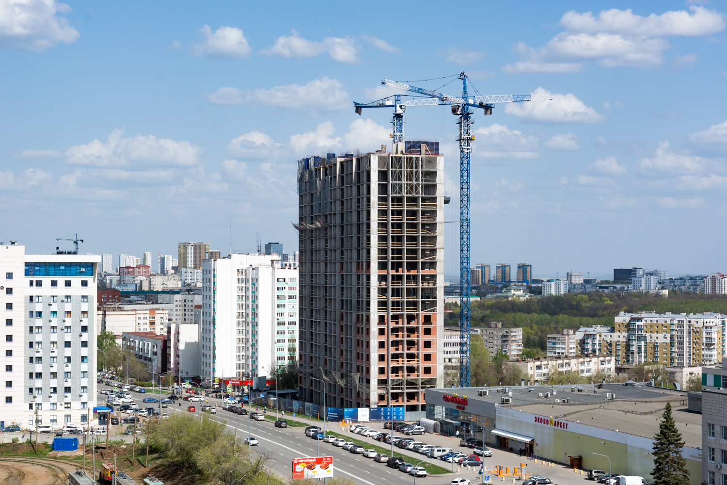 Уфа, Комсомольская улица, 8 стр; Комсомольская улица, 10