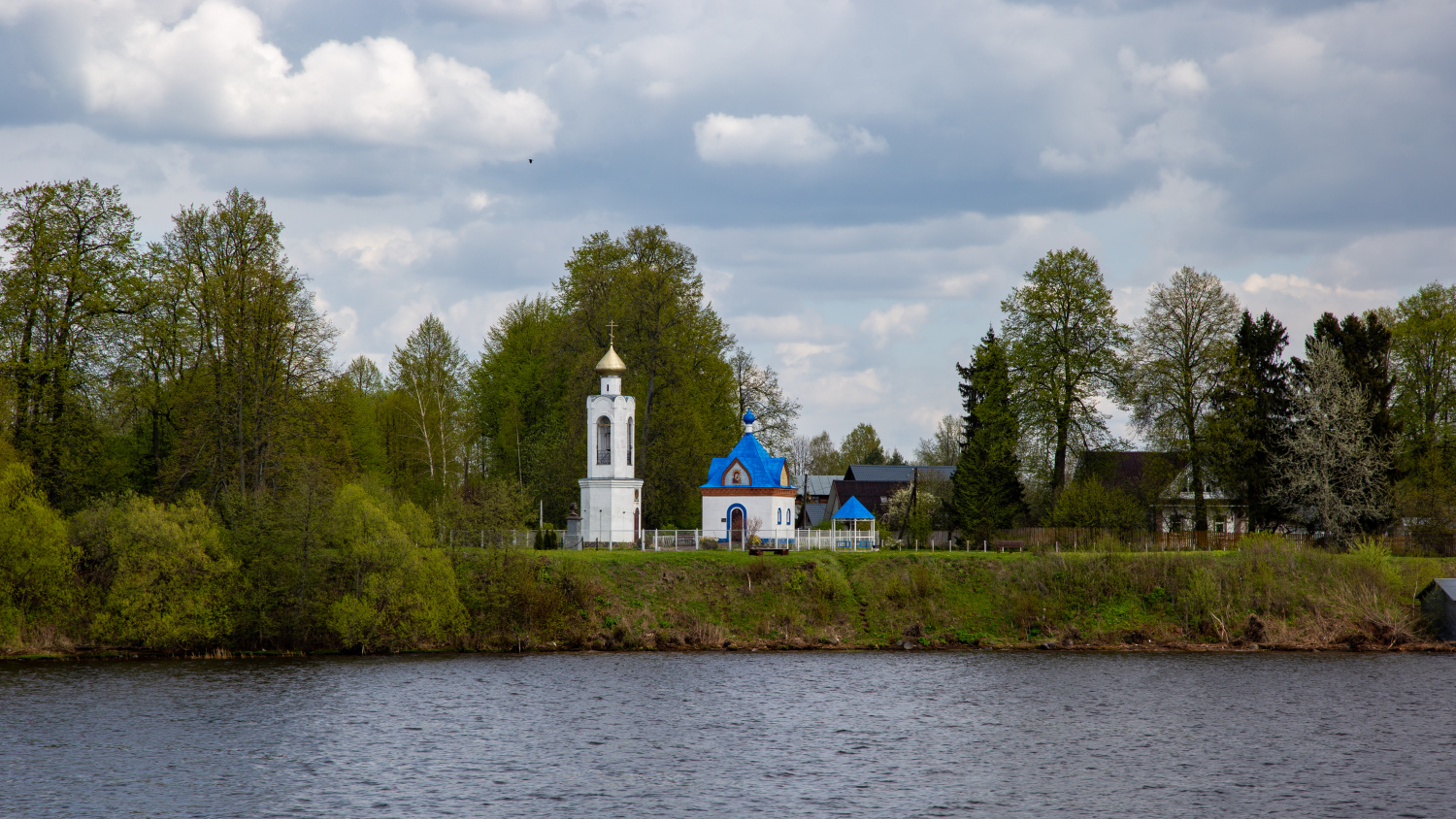 Калязинский район, прочие н.п., д. Никитское, колокольня; д. Никитское, Казанская часовня