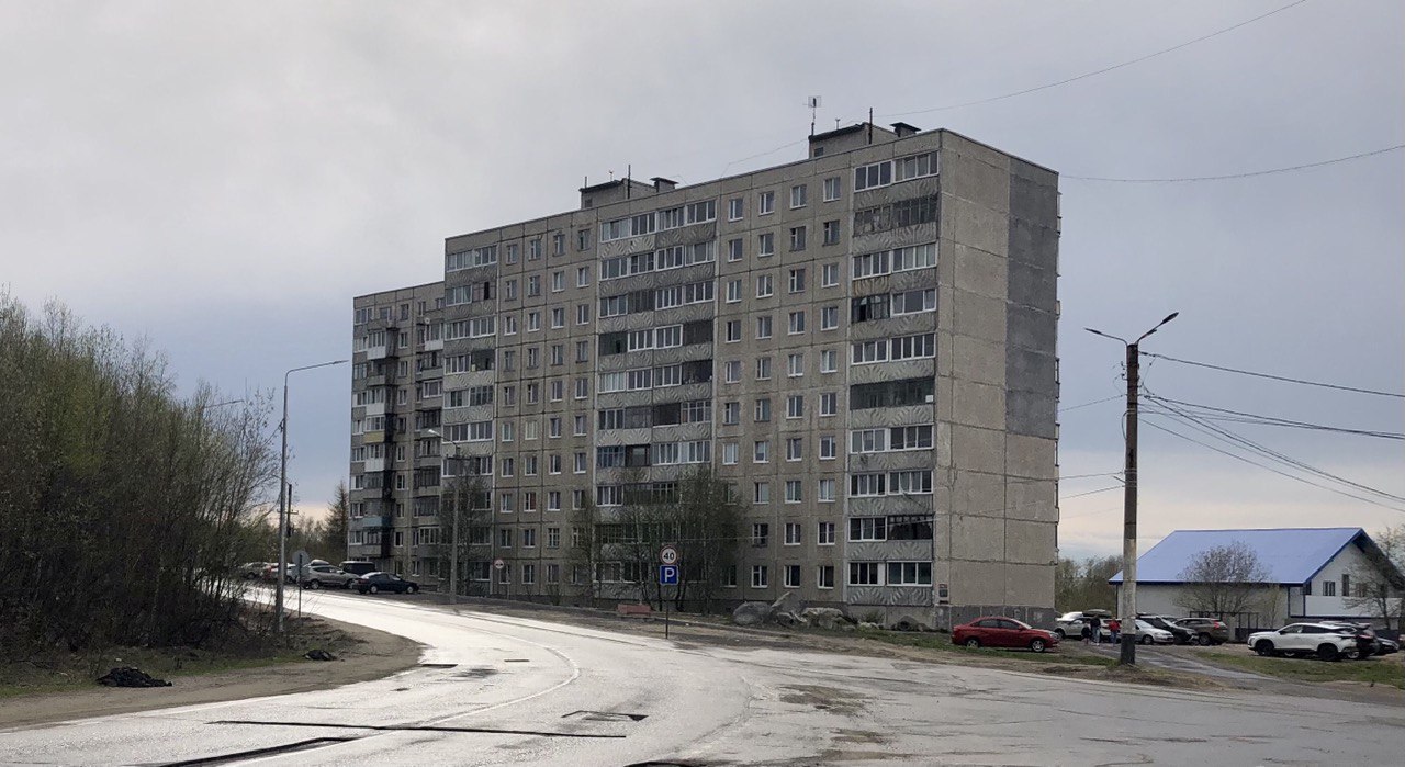 Мурмаши, Улица Кутахова, 2