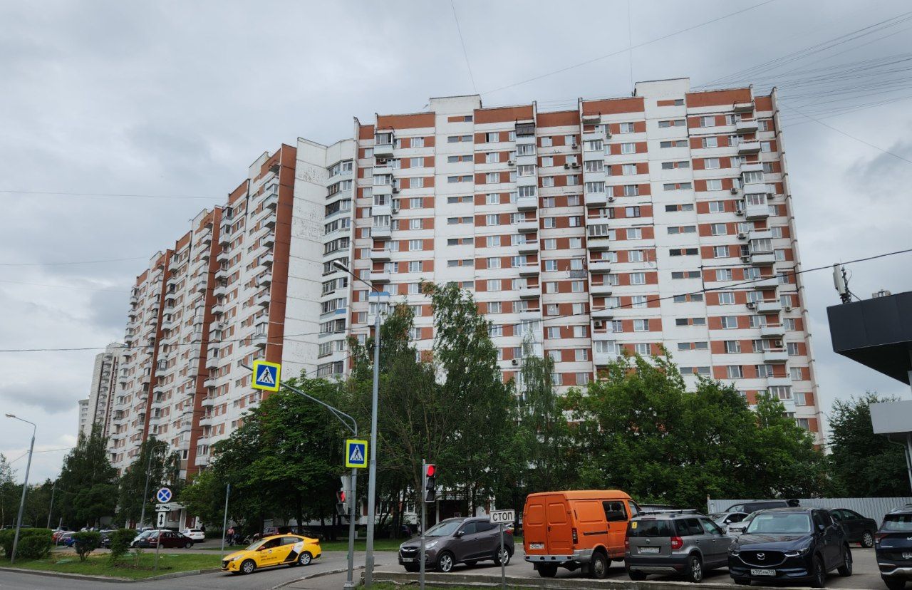 Москва, Бульвар Яна Райниса, 39