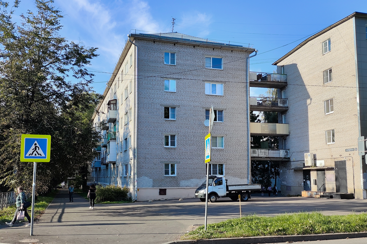 Великий Новгород, Новолучанская улица, 14