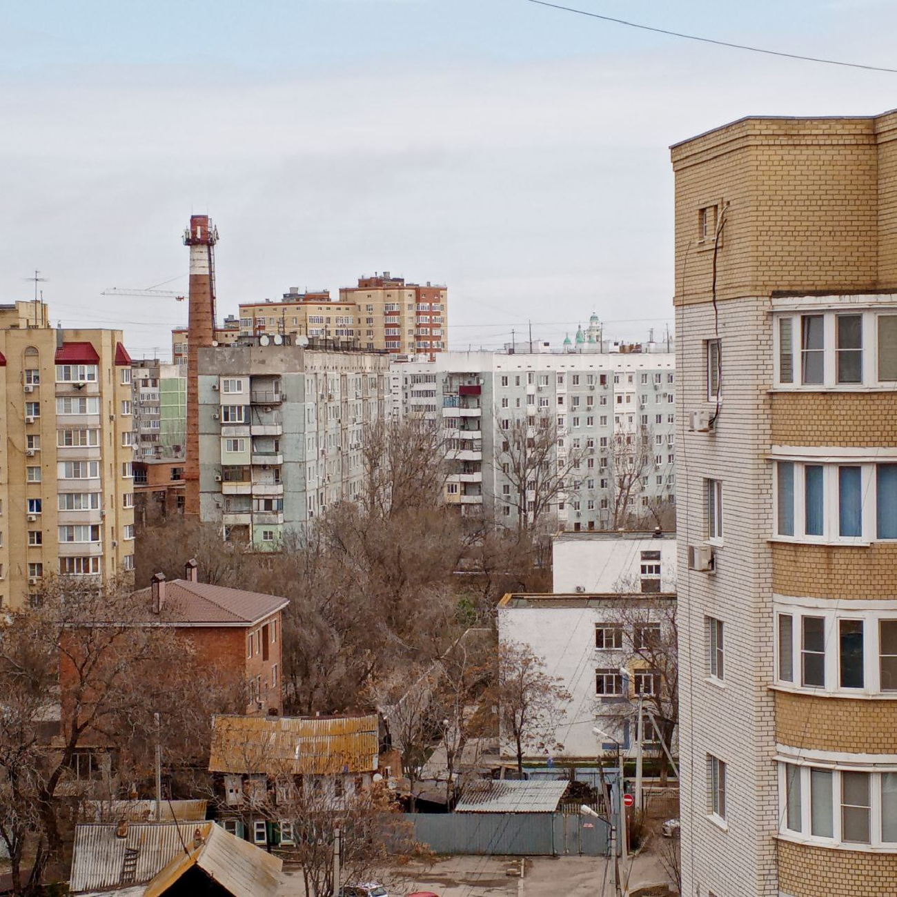 Астрахань, Улица Власова, 4; Улица Генерала Епишева, 16 / Улица Власова, 2