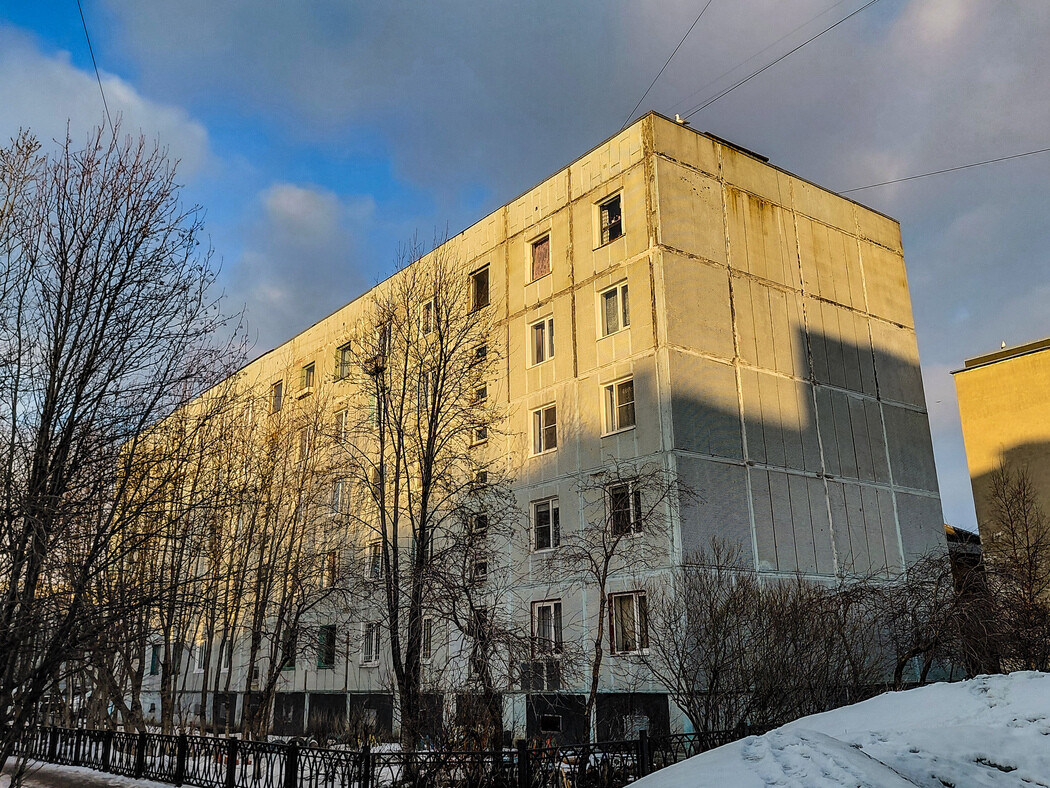 Мурманск, Улица Нахимова, 22