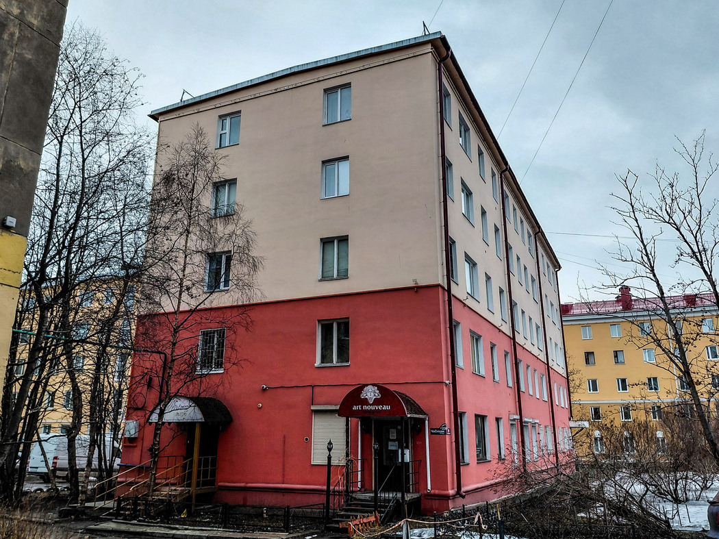 Мурманск, Улица Софьи Перовской, 23 / Улица Профсоюзов, 19