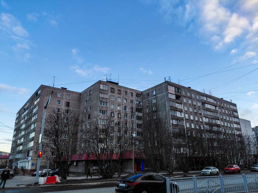 Мурманск, Улица Полярные Зори, 16; Улица Полярные Зори, 18; Улица Академика Книповича, 25