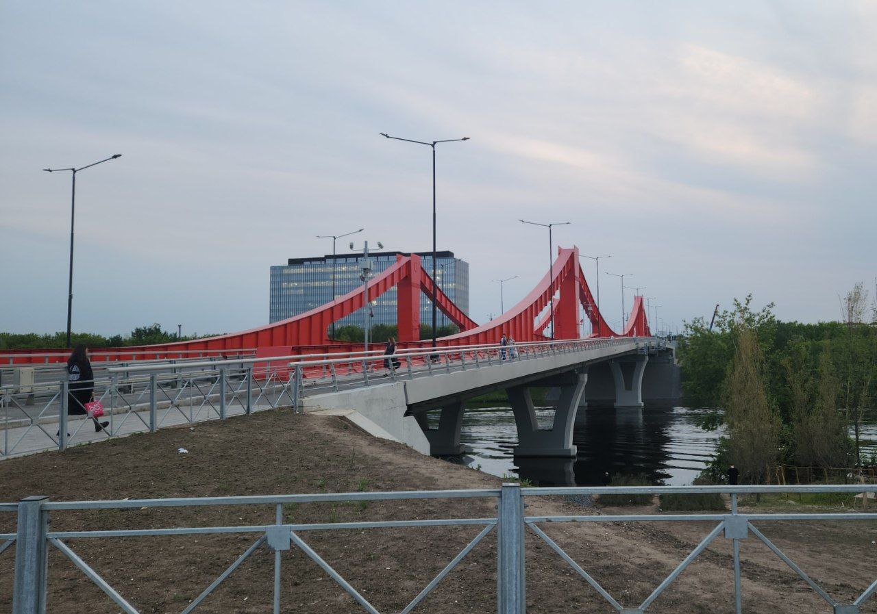 Москва, Улица Мясищева, Красноарочный мост