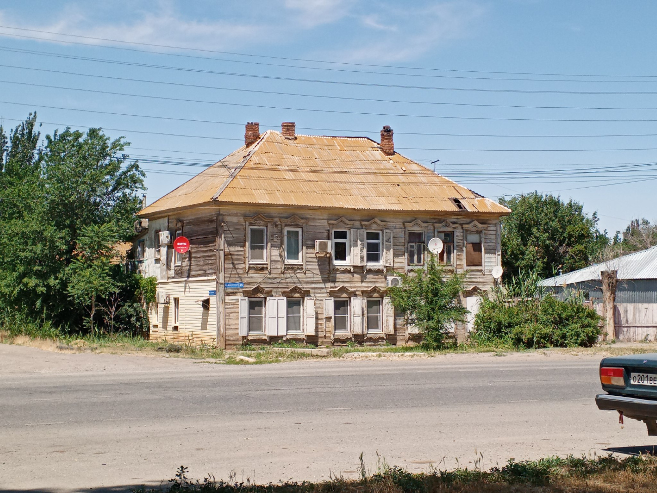 Астрахань, Улица Дзержинского, 69 / Переулок Калинина, 4