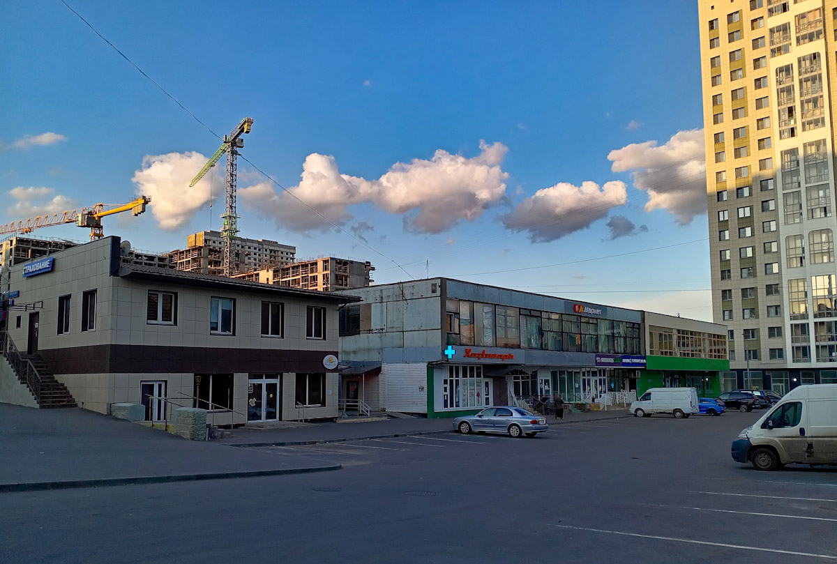 Москва, Улица Введенского, 13М; Улица Введенского, 13Б