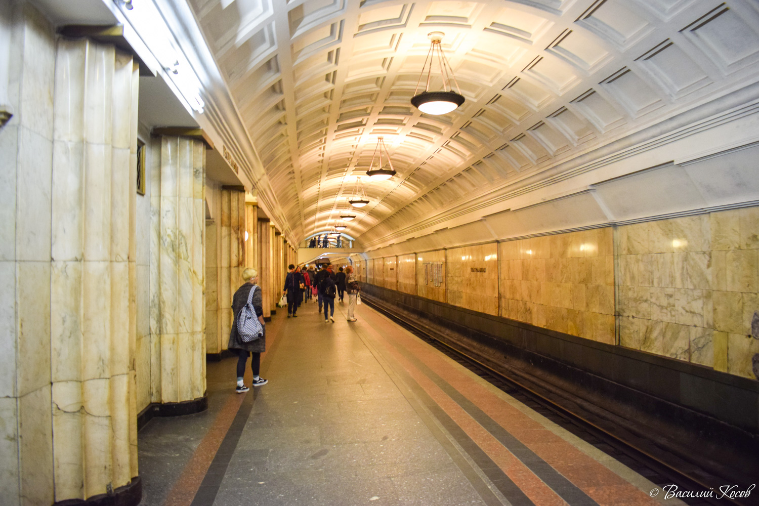Москва, Замоскворецкая линия Московского метрополитена, станция метро «Театральная» Москва, Замоскворецкая линия Московского метрополитена, станция метро «Театральная»