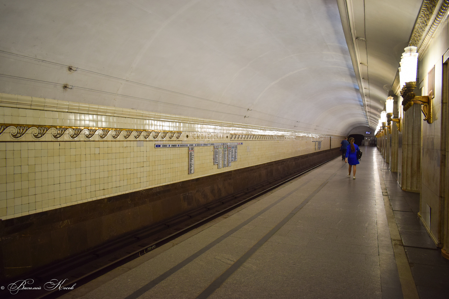 Moscow, Арбатско-Покровская линия Московского метрополитена, станция метро «Смоленская»