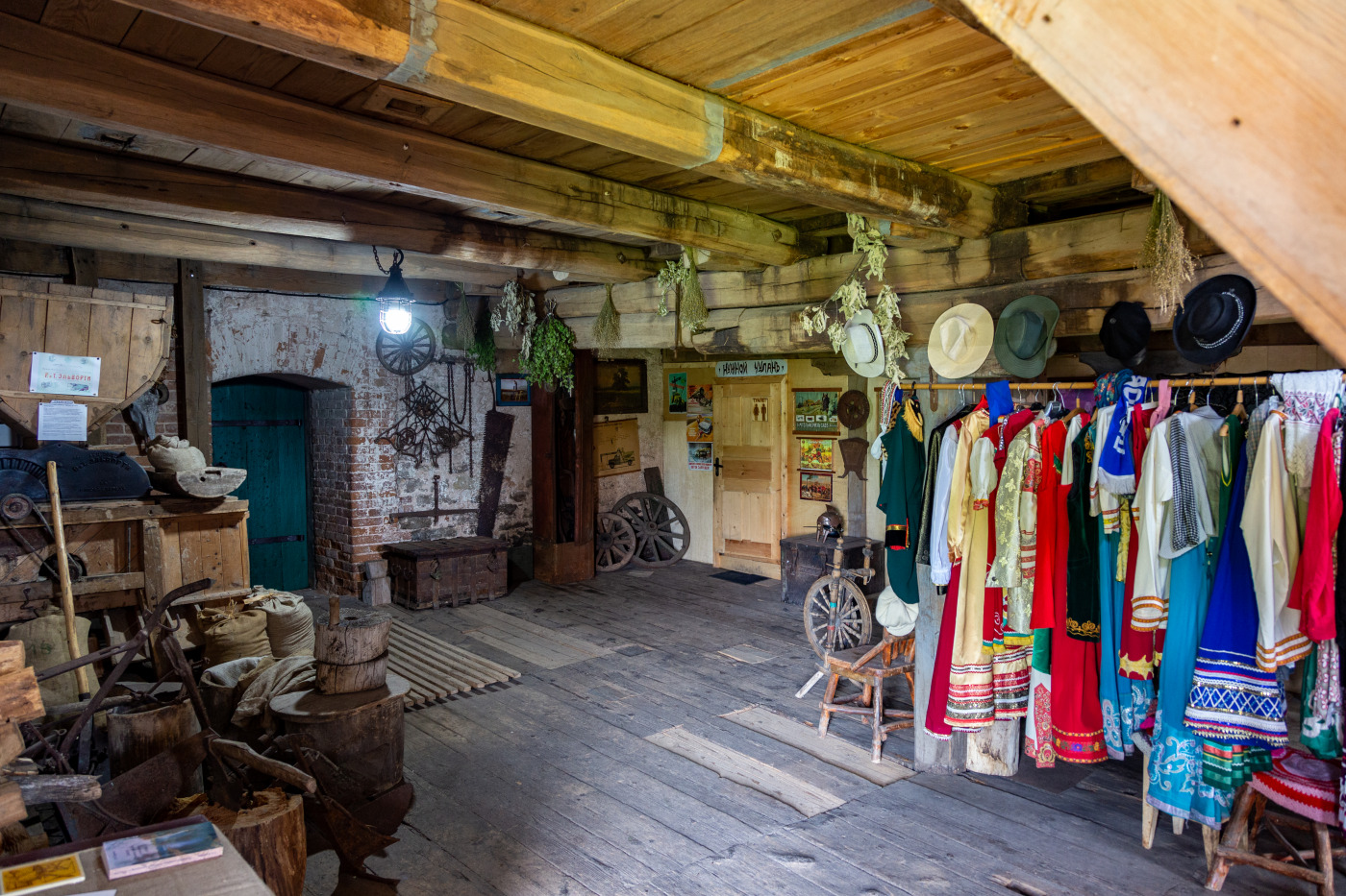 Челно-Вершинский район, прочие н.п., поселок Красный Строитель, Приовражная улица, 27