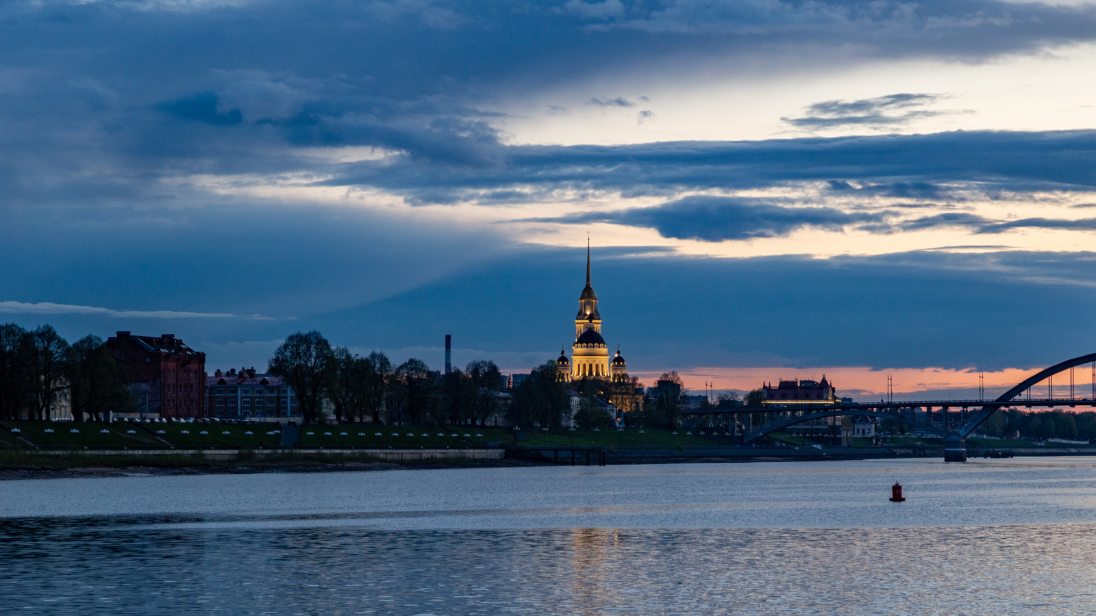 Рыбинск, Крестовая улица, 2; Крестовая улица, 2. Панорамы