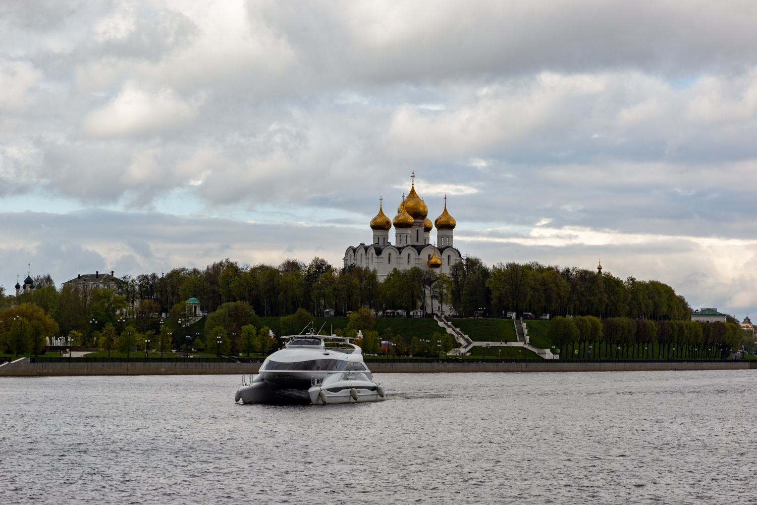 Ярославль, Которосльная набережная, 2 / Волжская набережная, 1