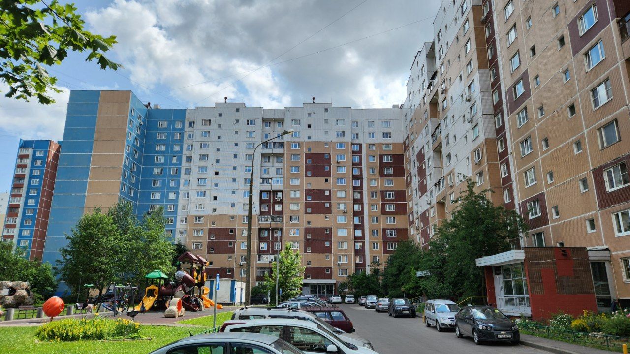 Zelenograd, 14-й микрорайон, корп. 1407 (подъезды 1-3); 14-й микрорайон, корп. 1407 (подъезды 4-6); 14-й микрорайон, корп. 1407 (подъезды 7-8)