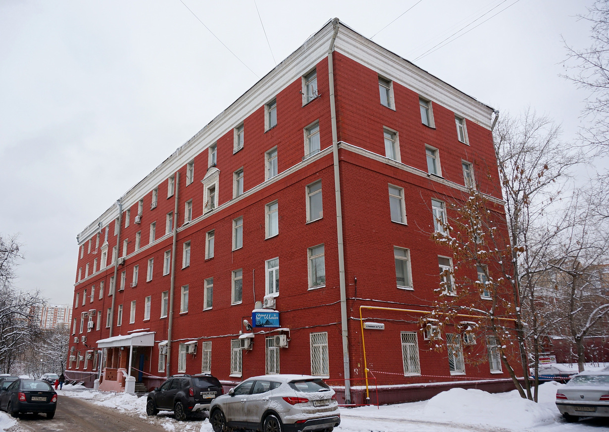 Москва, Улица Кржижановского, 24 / Новочерёмушкинская улица, 35 корп. 4