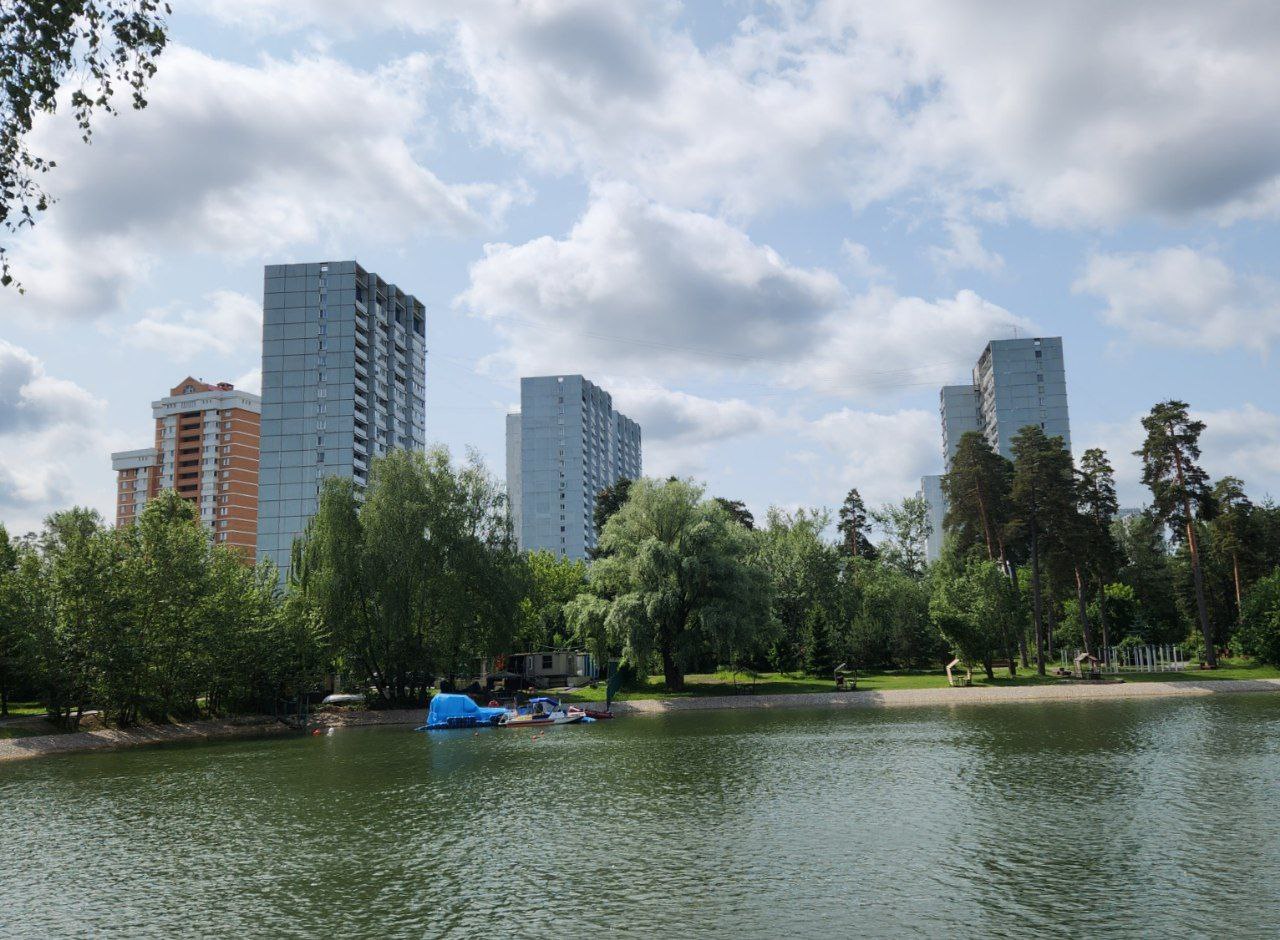 Zelenograd, 10-й микрорайон, корп. 1001; 10-й микрорайон, корп. 1003; 10-й микрорайон, корп. 1002