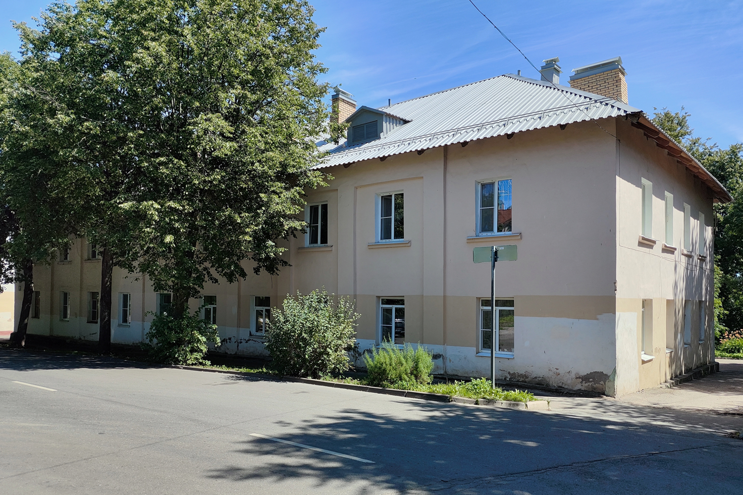 Великий Новгород, Михайлова улица, 32