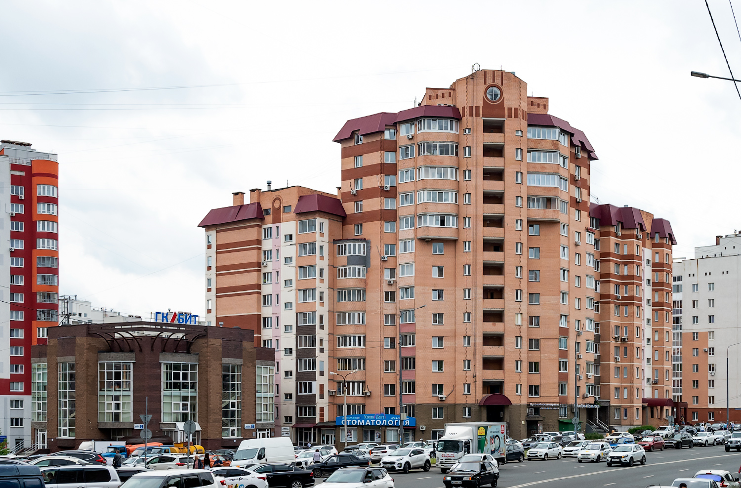 Уфа, Улица Джалиля Киекбаева, 2; Улица 8 Марта, 32