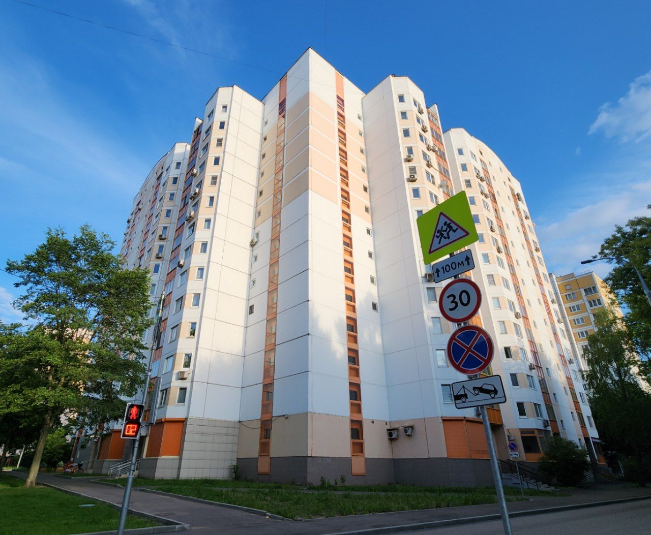 Москва, Улица Усиевича, 29 корп. 1