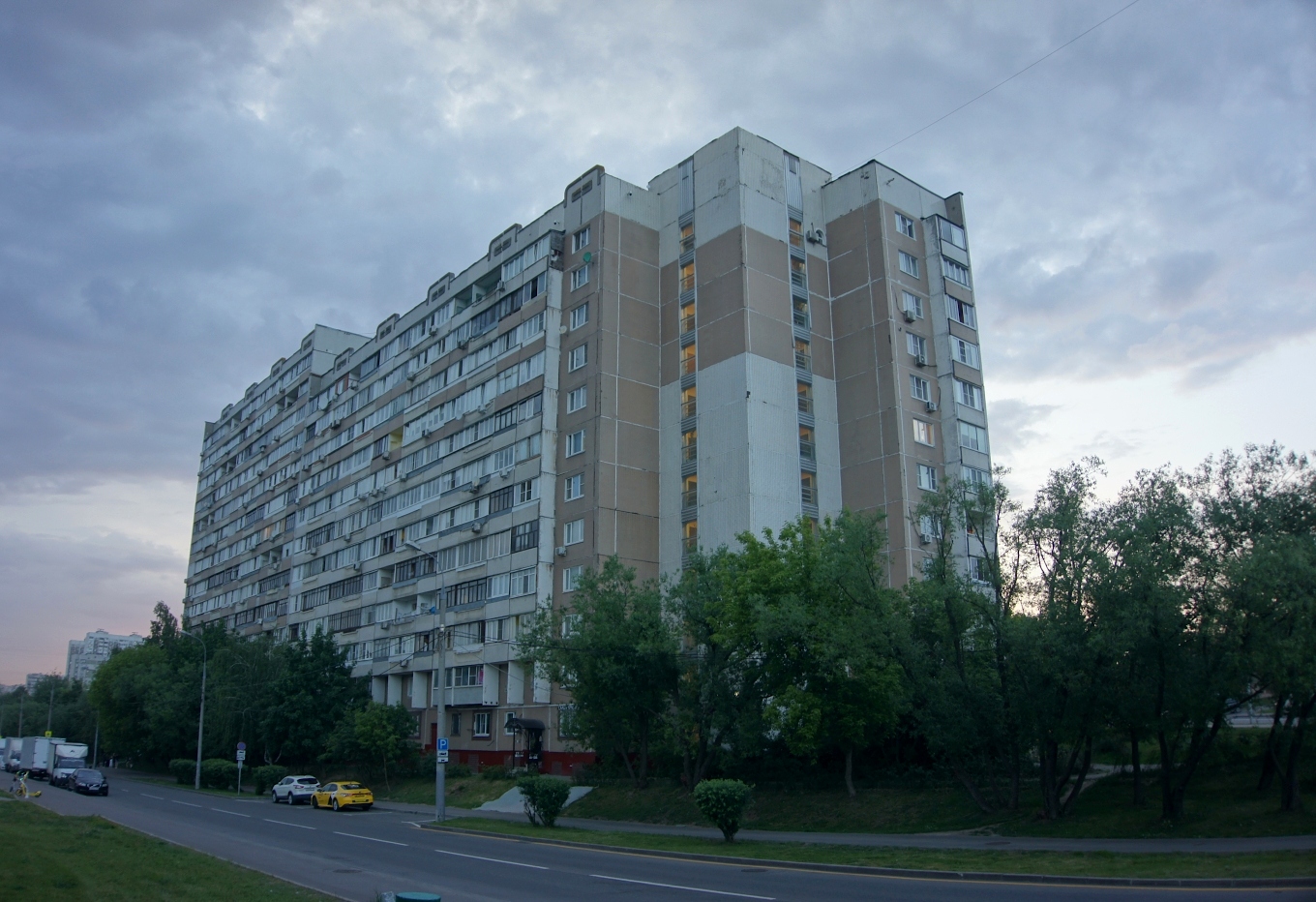 Москва, Ратная улица, 2 корп. 1 (подъезды 4-5); Ратная улица, 2 корп. 1 (подъезды 1-3)