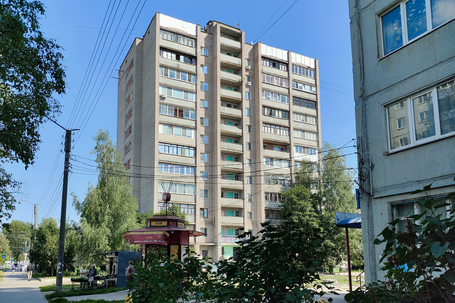 Великий Новгород, Проспект Мира, 22 / Улица Зелинского, 25