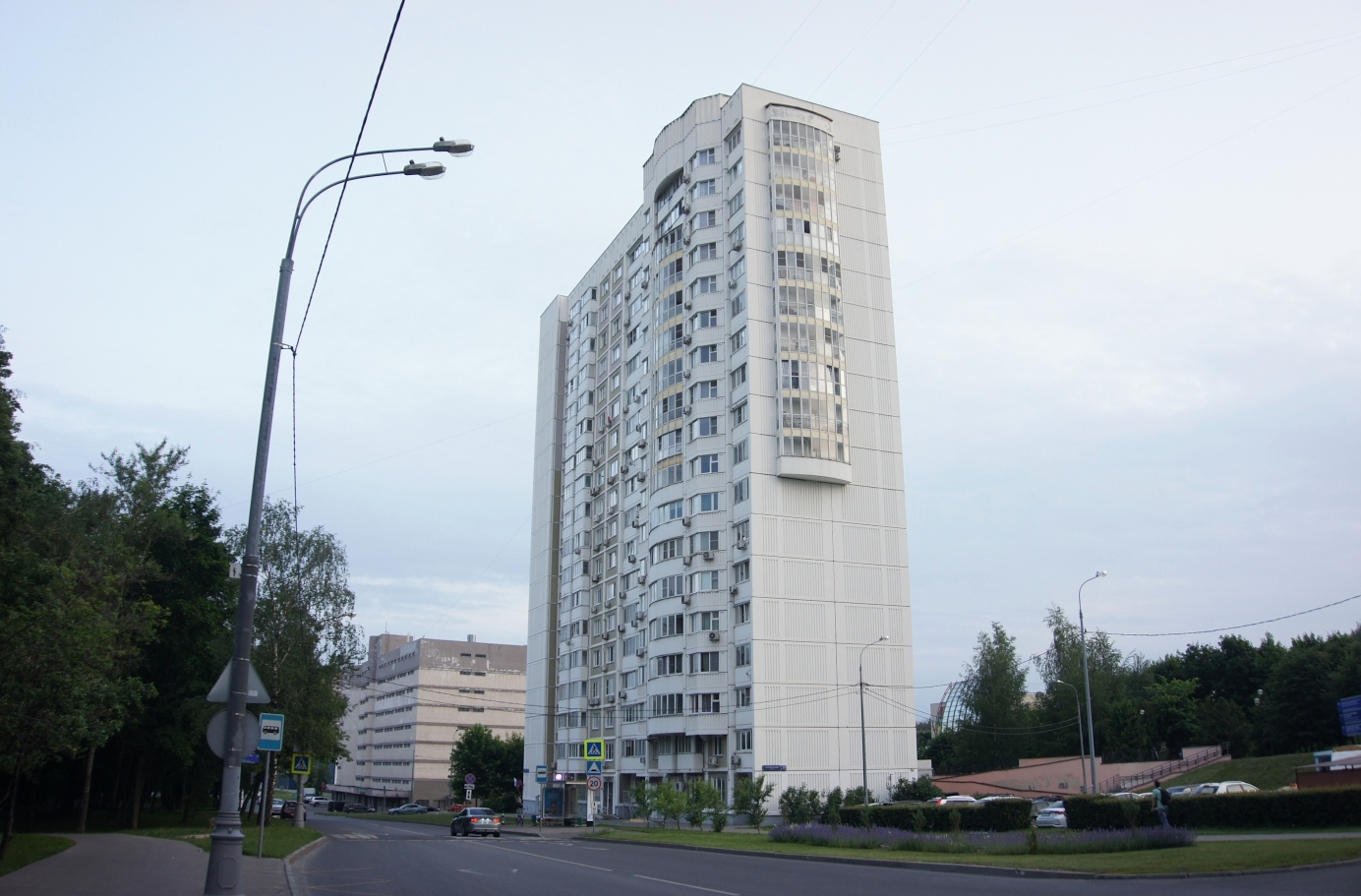 Москва, Улица Красного Маяка, 22 корп. 2 (подъезды 2-3); Улица Красного Маяка, 22 корп. 2 (подъезд 1)