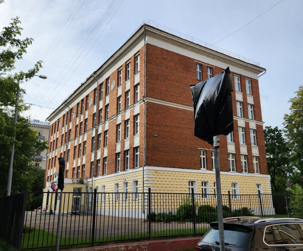 Москва, Улица Маршала Бирюзова, 6