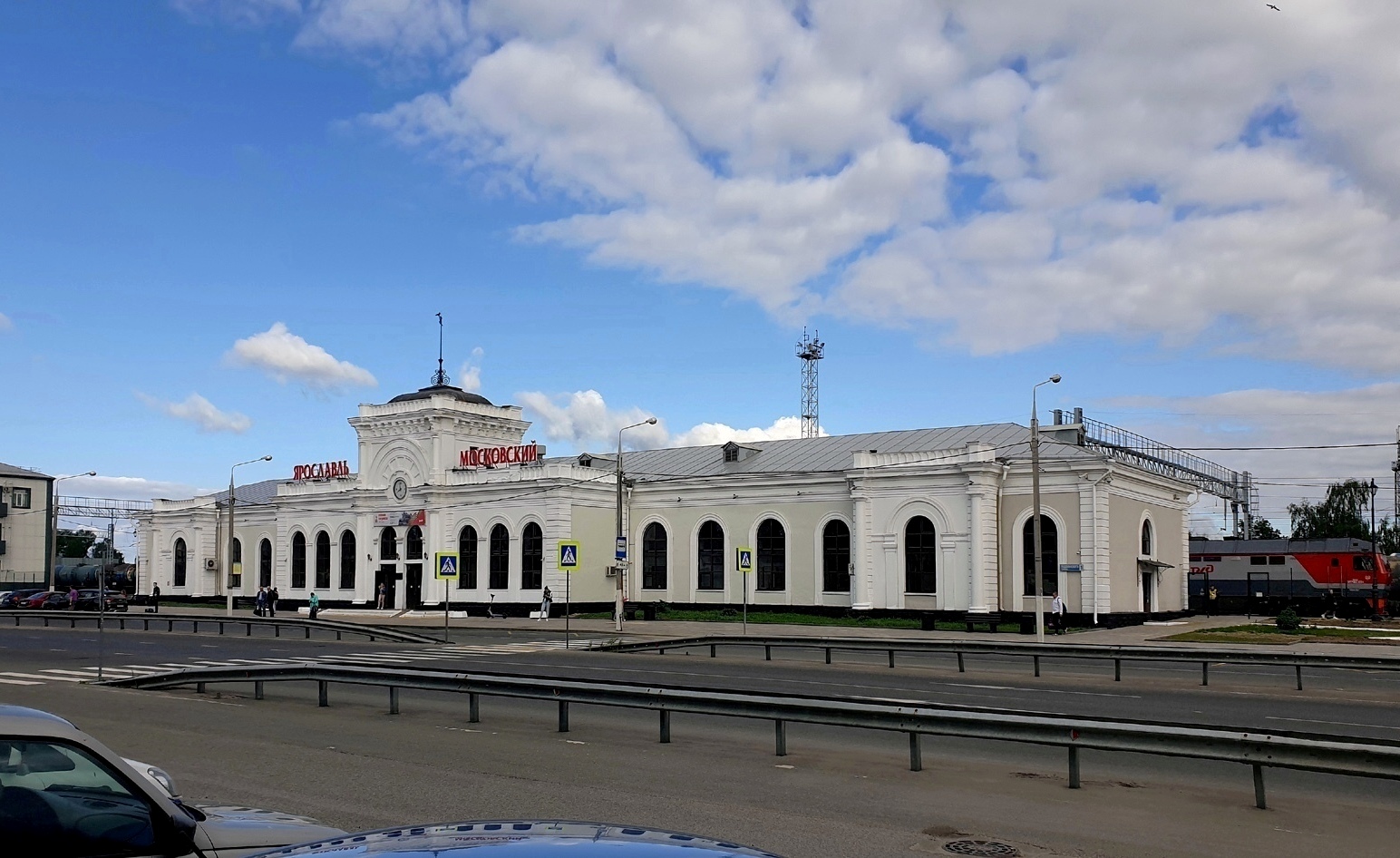 Yaroslavl, Площадь Подвойского, 1