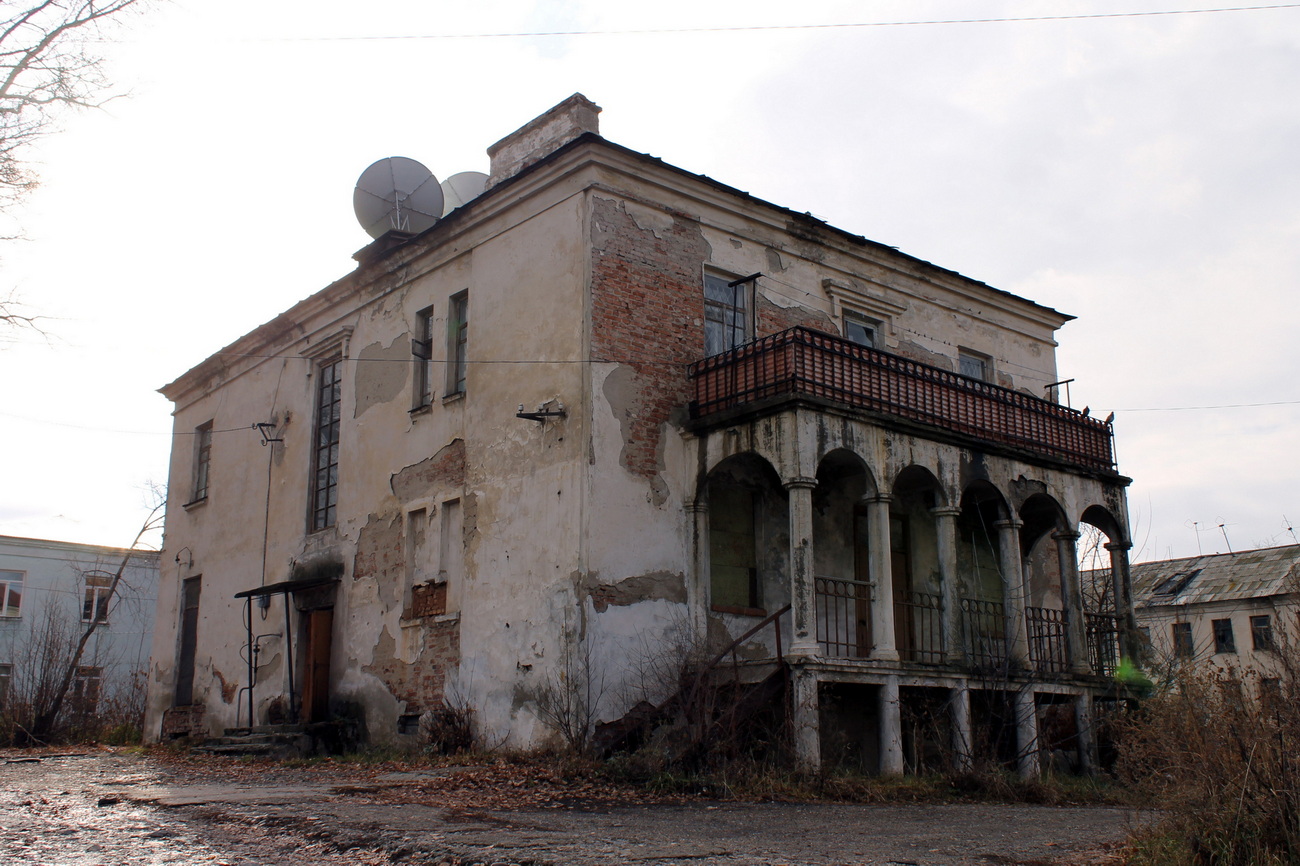 Белоусовка, Улица Суворова, 4